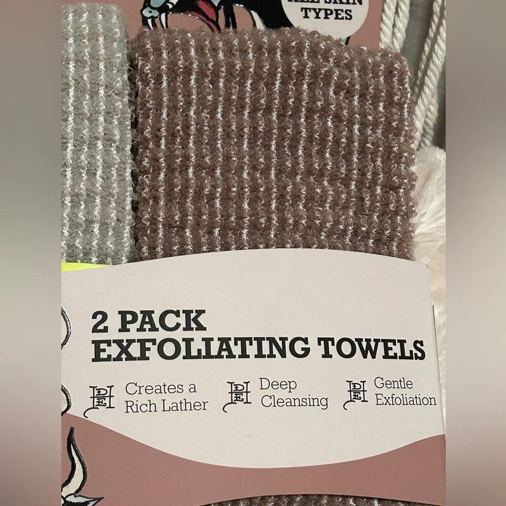 Ed Hardy Exfoliating Towels 2 Pack - Gray and Brown